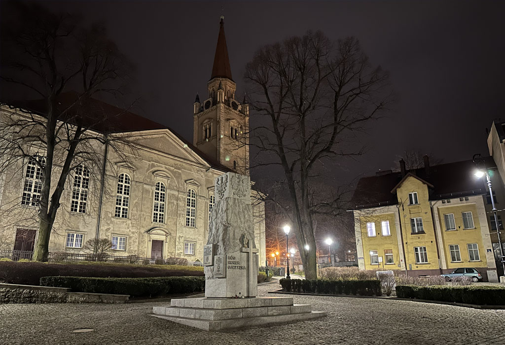 Plac Kościelny i ewangelicki kościół Zbawiciela Plac Kościelny i ewangelicki kościół Zbawiciela