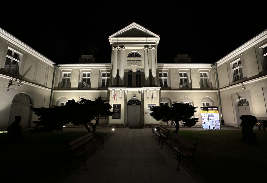 Dawny Pałac Albertich – Dziś budynek Muzeum Porcelany Dawny Pałac Albertich – Dziś budynek Muzeum Porcelany