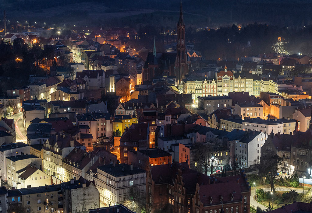 Śródmieście, Wałbrzych wieczorową porą – Fot. Adrian Sitko Śródmieście, Wałbrzych wieczorową porą – Fot. Adrian Sitko